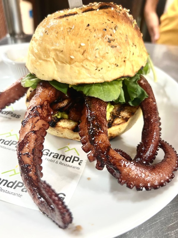 Hamburguesa de Pulpo a la Parrilla